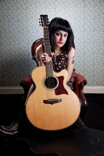 Interview – Louise&nbsp;Distras