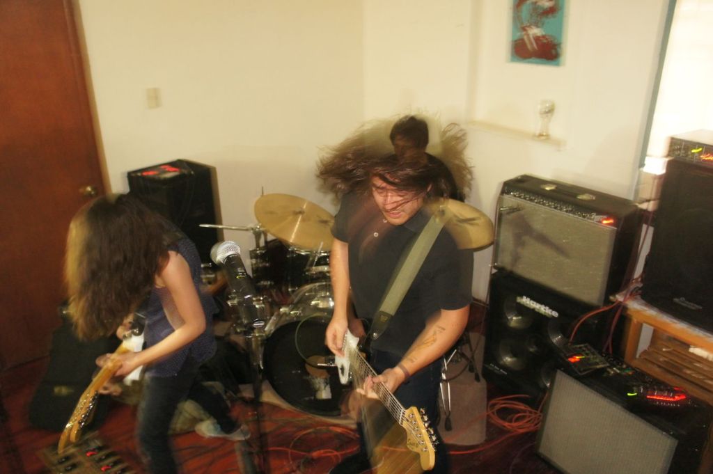 Premiere: Acidolandia